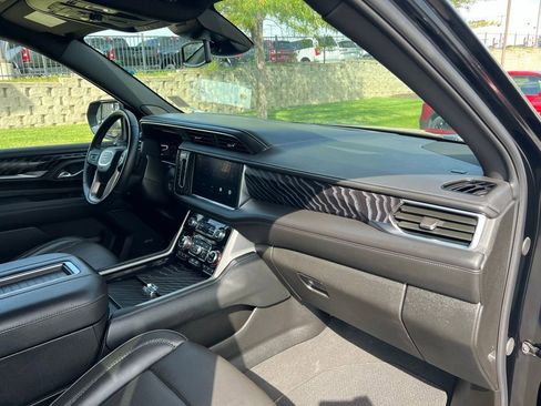 Used 2024 GMC Yukon Denali image 31