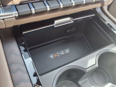 New 2026 GMC Yukon Denali w/ Denali Reserve Package image 14