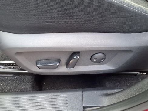 Used 2024 Nissan Rogue SV image 22