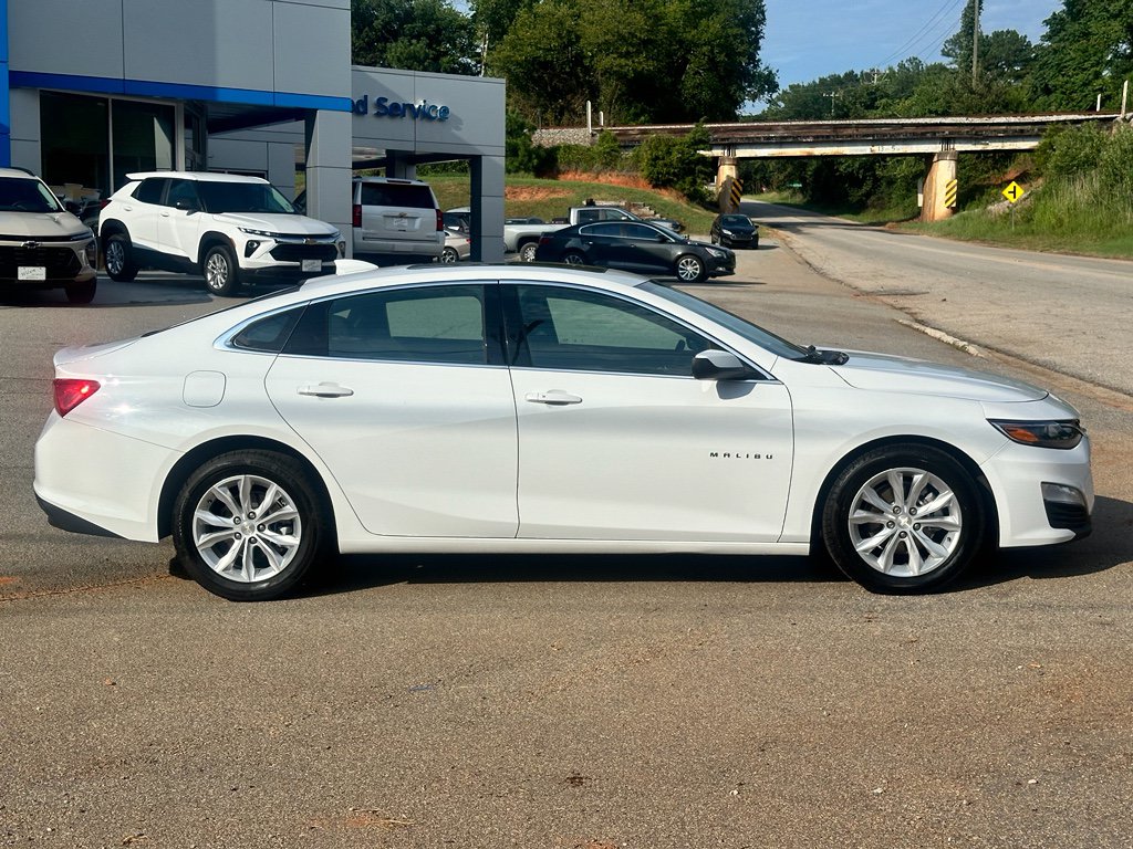 Used 2024 Chevrolet Malibu LT FWD image 2
