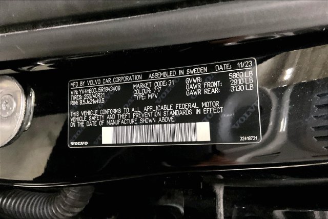 Certified 2024 Volvo XC60 T8 Ultimate AWD/4WD image 38