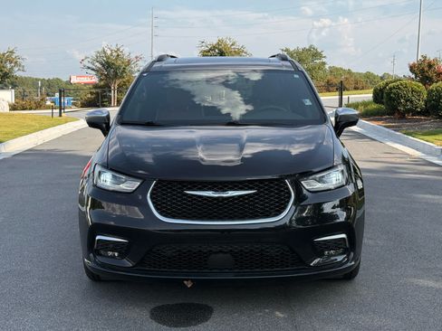 Used 2025 Chrysler Pacifica Pinnacle FWD image 8