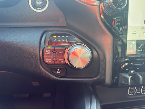 Used 2022 RAM 1500 Laramie w/ Sport Appearance Package image 19