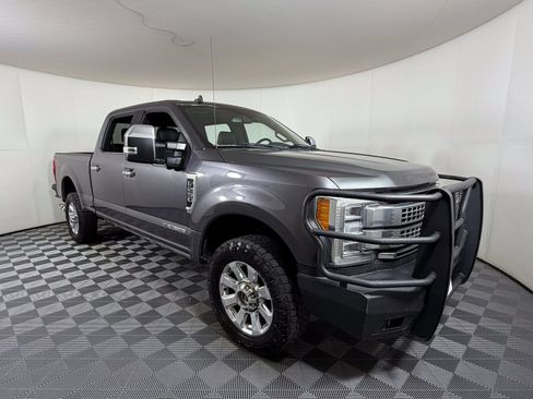 Used 2019 Ford F250 Platinum w/ Platinum Ultimate Package AWD/4WD image 1