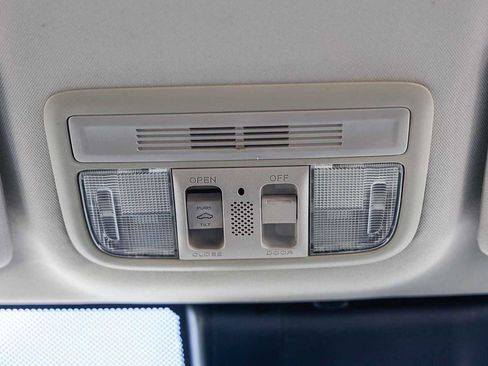 Used 2019 Honda Civic Touring image 23