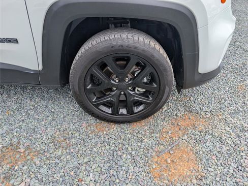 Used 2022 Jeep Renegade Altitude w/ Sun/Sound Group AWD/4WD image 9