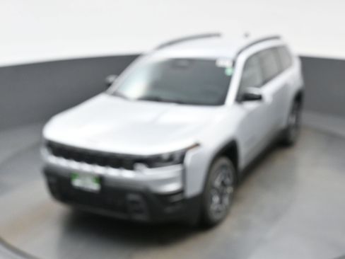 New 2026 Jeep Cherokee Laredo image 18