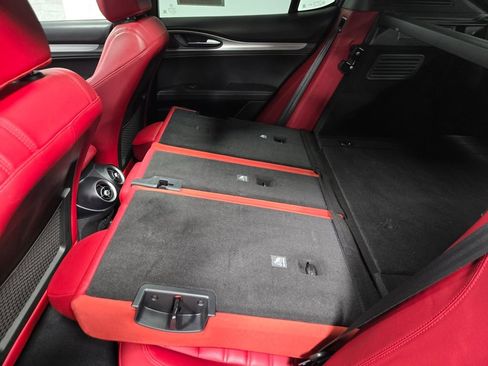 Used 2022 Alfa Romeo Stelvio Veloce image 41