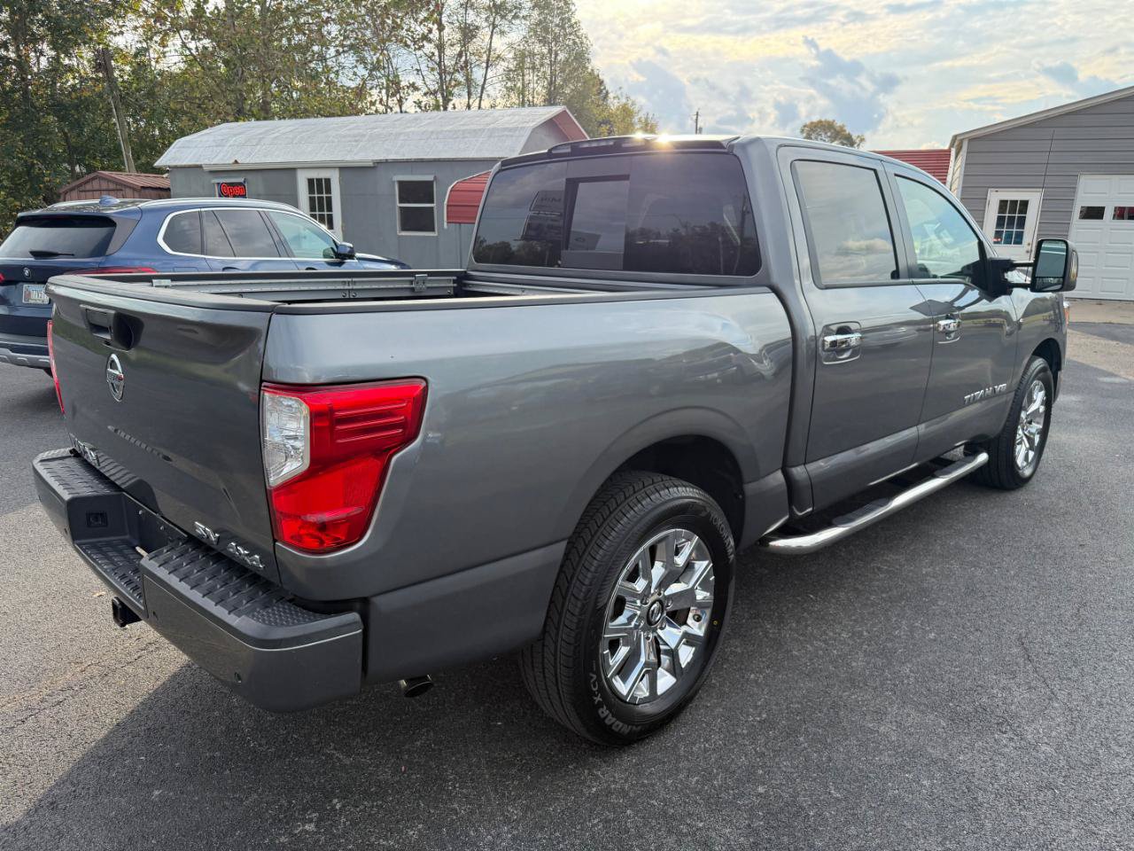 Used 2020 Nissan Titan SV w/ SV Convenience Package AWD/4WD image 11