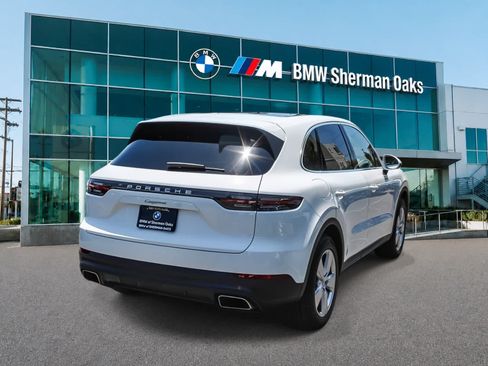 Used 2023 Porsche Cayenne Platinum Edition AWD/4WD image 4