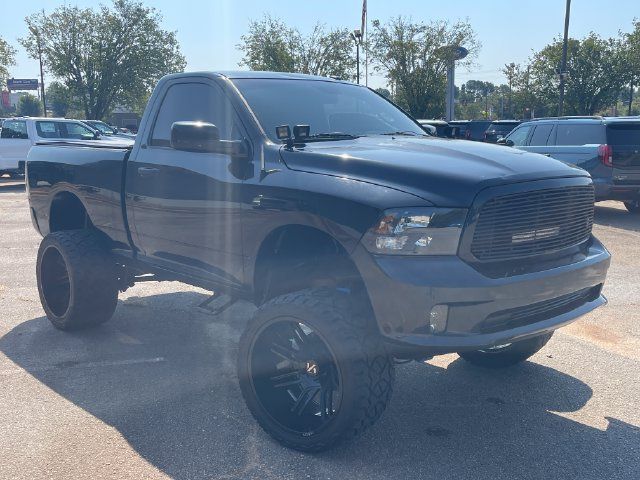 Used 2015 RAM 1500 Express AWD/4WD image 3