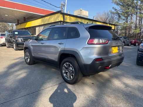 Used 2020 Jeep Cherokee Trailhawk w/ Cold Weather Group AWD/4WD image 9