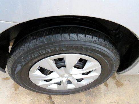 Used 2015 Toyota Corolla L image 17