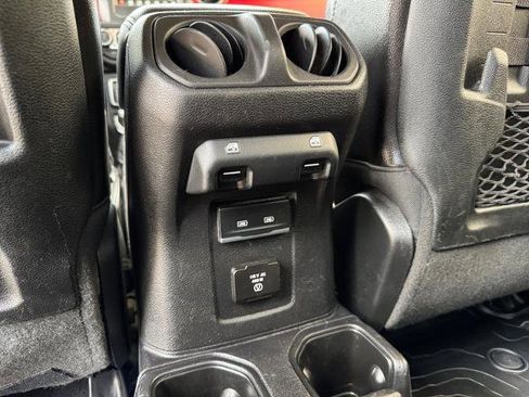 Used 2021 Jeep Gladiator Rubicon w/ Dual Top Group AWD/4WD image 19