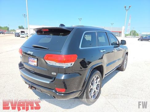 Used 2019 Jeep Grand Cherokee Overland AWD/4WD image 29