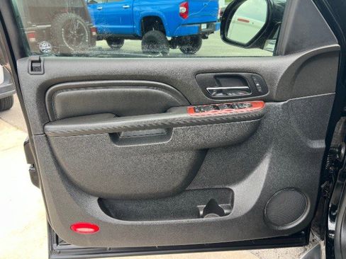 Used 2014 Cadillac Escalade ESV Luxury RWD image 38