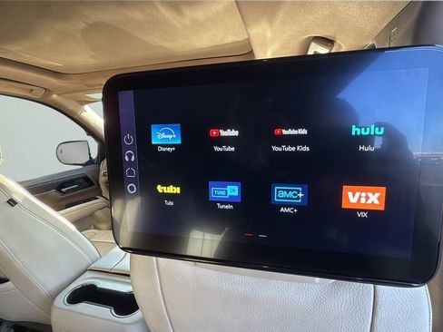 Used 2025 GMC Yukon XL Denali w/ Denali Reserve Package image 22