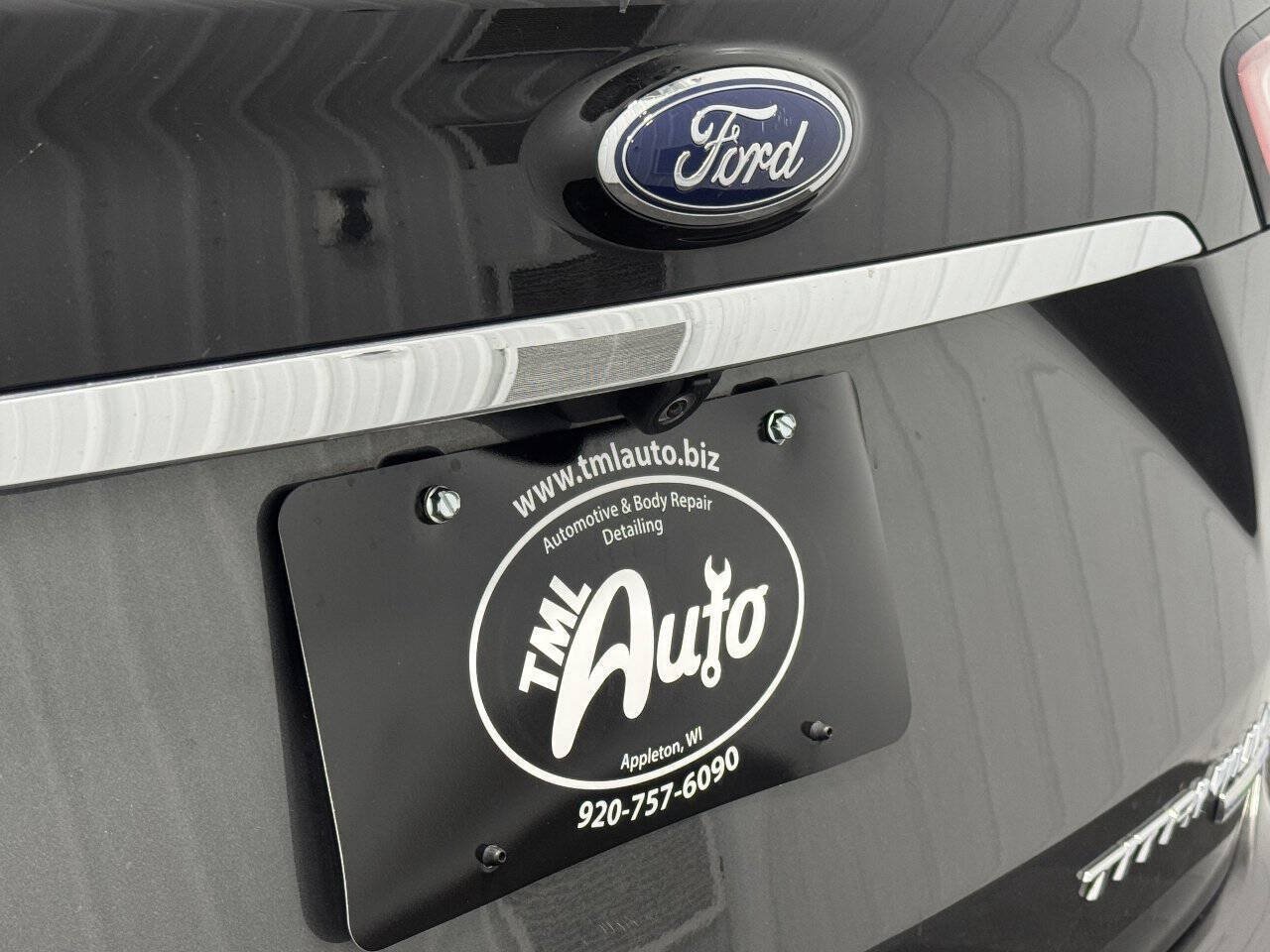 Used 2019 Ford Edge Titanium w/ Equipment Group 301A AWD/4WD image 6