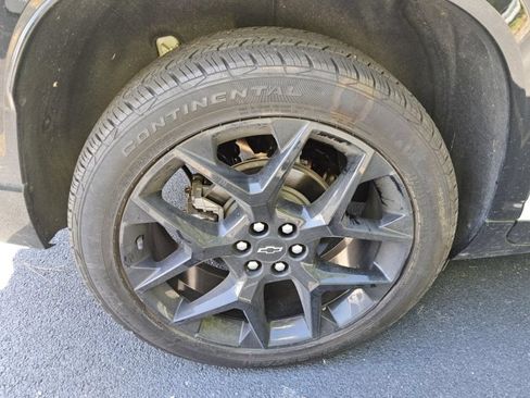 Used 2024 Chevrolet Traverse RS FWD image 2