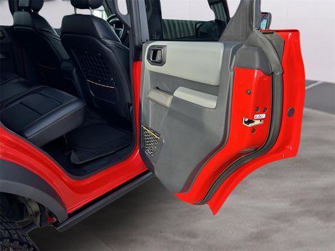 Used 2022 Ford Bronco Badlands image 16