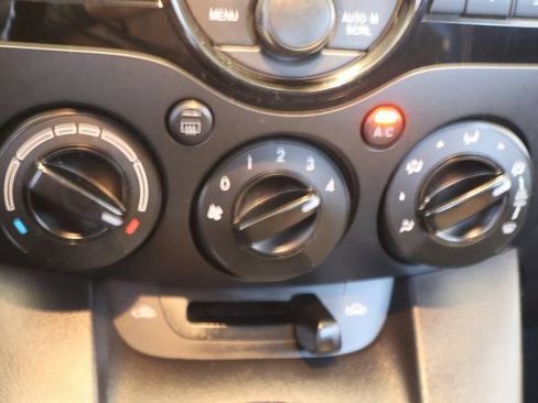 Used 2011 MAZDA MAZDA2 Sport image 22