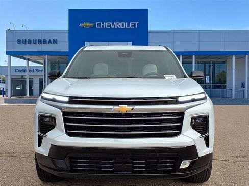 New 2026 Chevrolet Traverse High Country w/ LPO, Floor Liner Package image 2