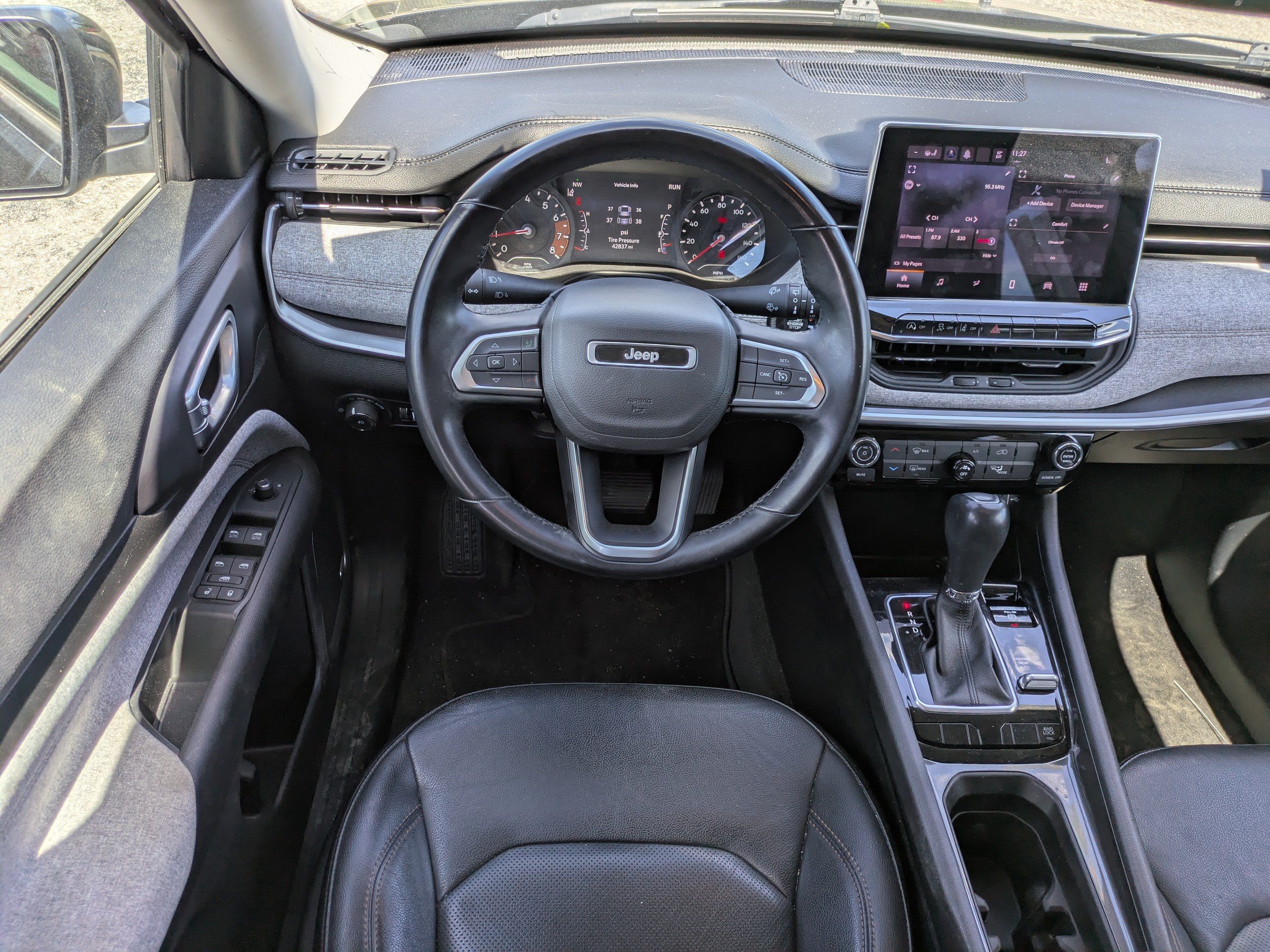 Used 2022 Jeep Compass Latitude w/ Sun and Sound Group AWD/4WD image 16