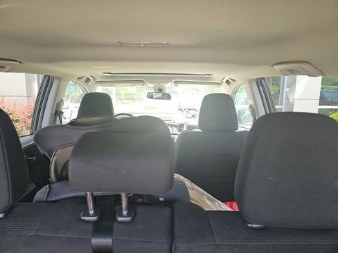 Used 2018 Toyota RAV4 XLE FWD image 5