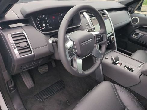 Used 2026 Land Rover Discovery S AWD/4WD image 7