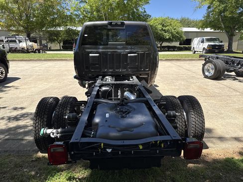New 2026 RAM 3500 Big Horn AWD/4WD image 8