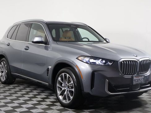 Used 2024 BMW X5 sDrive40i w/ Premium Package RWD image 3