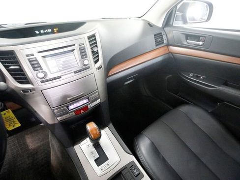 Used 2014 Subaru Outback 3.6R Limited w/ Moonroof Package image 8