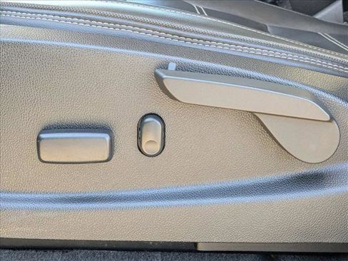 Used 2019 GMC Canyon Denali image 18