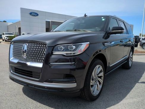 Used 2022 Lincoln Navigator Reserve image 8