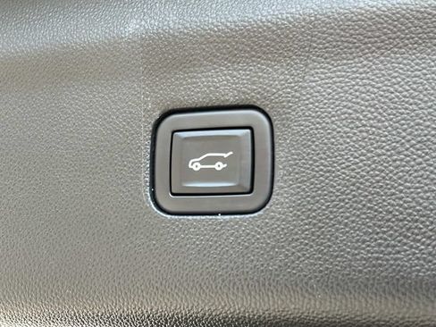 Certified 2023 Buick Enclave Avenir w/ Avenir Technology Package AWD/4WD image 22