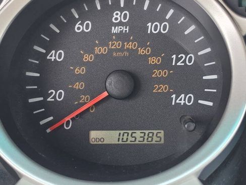 Used 2007 Toyota Highlander 4WD V6 w/ 3rd Row image 14