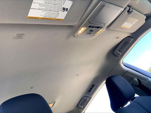 Used 2024 Toyota Highlander LE image 14