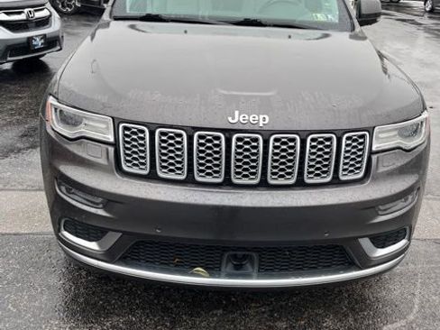 Used 2019 Jeep Grand Cherokee Summit image 2