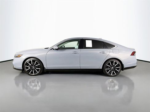 Used 2023 Honda Accord Touring image 4