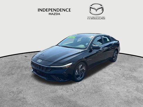 Used 2025 Hyundai Elantra SEL image 7