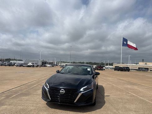 Certified 2026 Nissan Altima 2.5 SV AWD/4WD image 6