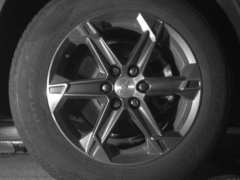 Used 2025 Chevrolet Blazer LT FWD image 13