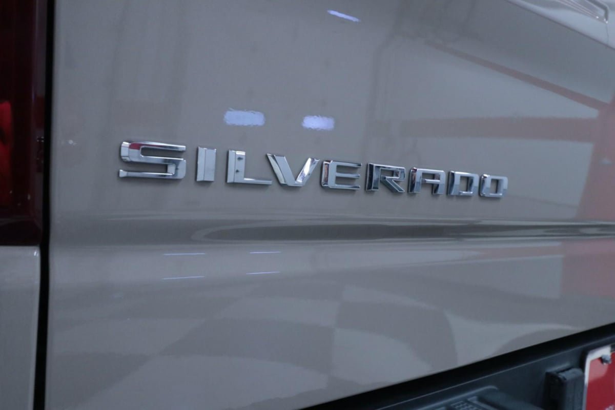 Used 2022 Chevrolet Silverado 1500 ZR2 w/ Technology Package AWD/4WD image 36