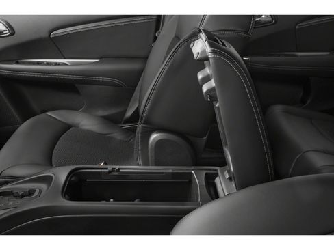 Used 2019 Dodge Journey SE w/ Blacktop Package FWD image 9