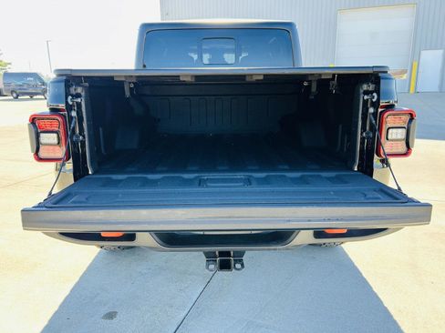 Used 2024 Jeep Gladiator Mojave w/ Technology Group image 27