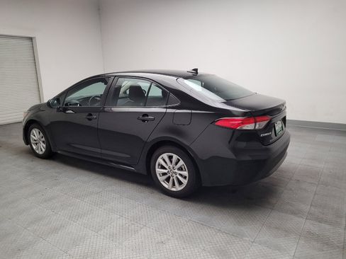 Used 2022 Toyota Corolla LE FWD image 3