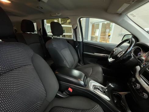 Used 2020 Dodge Journey SE w/ SE Popular Equipment Group FWD image 30