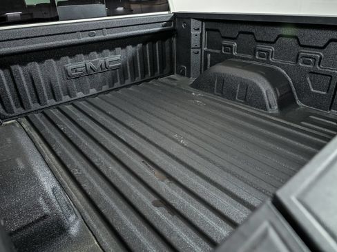 New 2026 GMC Sierra 1500 AT4X w/ LPO, Black Badging Package AWD/4WD image 5