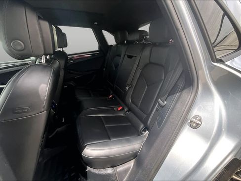 Used 2021 Porsche Macan AWD/4WD image 21