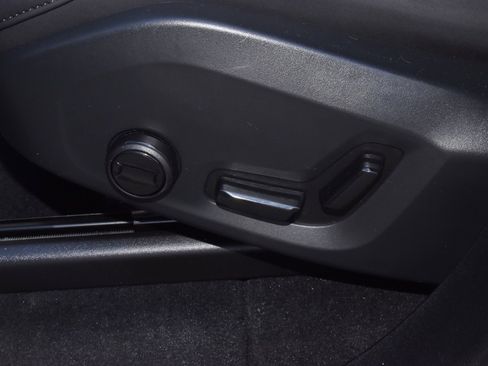 Used 2025 Volvo XC90 B6 Plus image 36